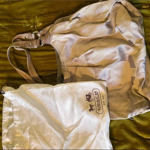 Coach logo shoulder bag - Picture 1 of 13